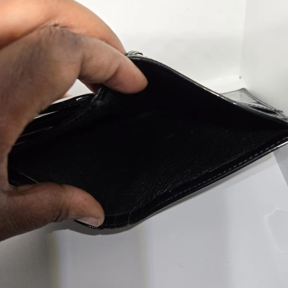 Gucci Patent Leather wallet - Picture 9 of 9